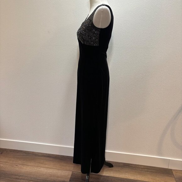 VTG Black Velvet Gown Silver Embellished Sleeveless Evening Dress Sz 6 Glam - Picture 6 of 11